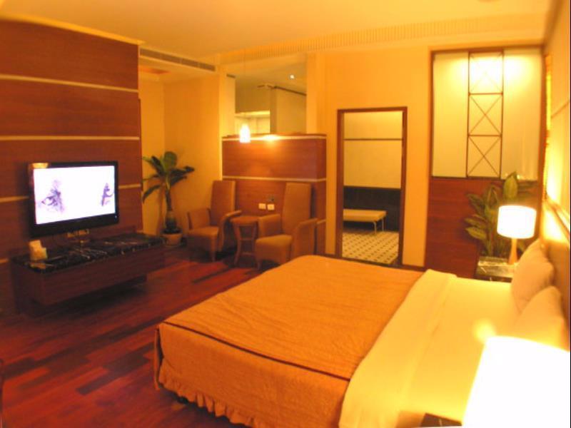Changsing Business Motel Tainan Eksteriør billede