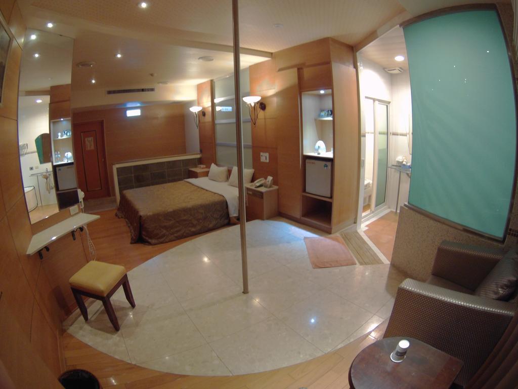 Changsing Business Motel Tainan Eksteriør billede