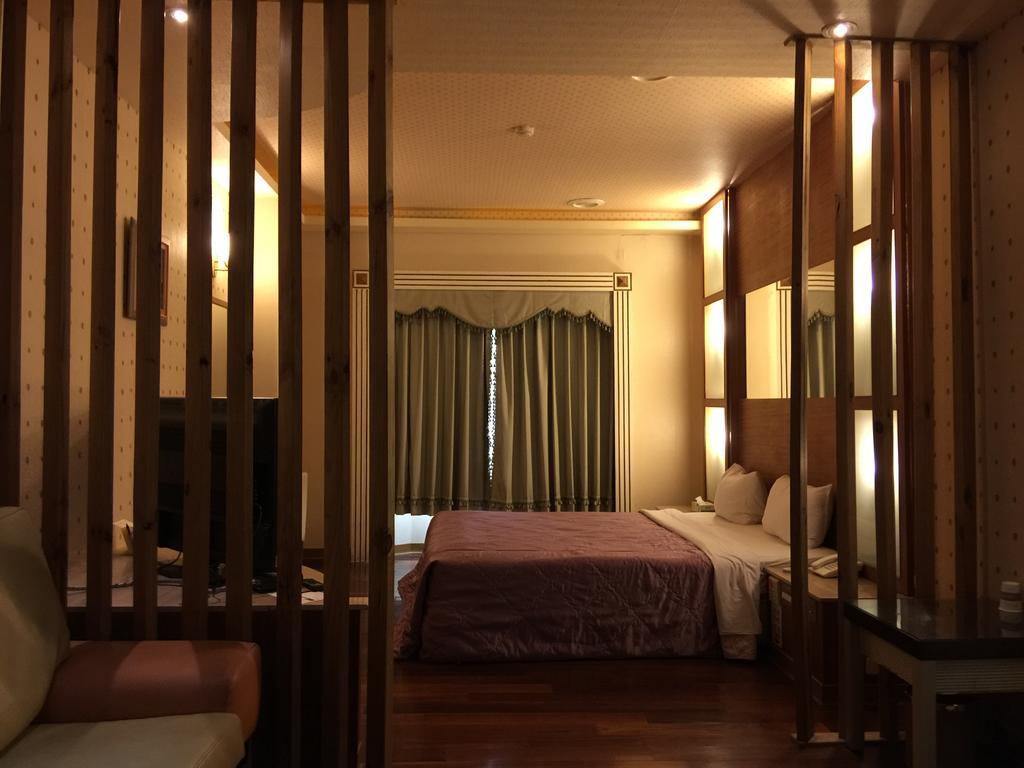 Changsing Business Motel Tainan Eksteriør billede