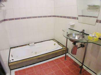 Changsing Business Motel Tainan Eksteriør billede